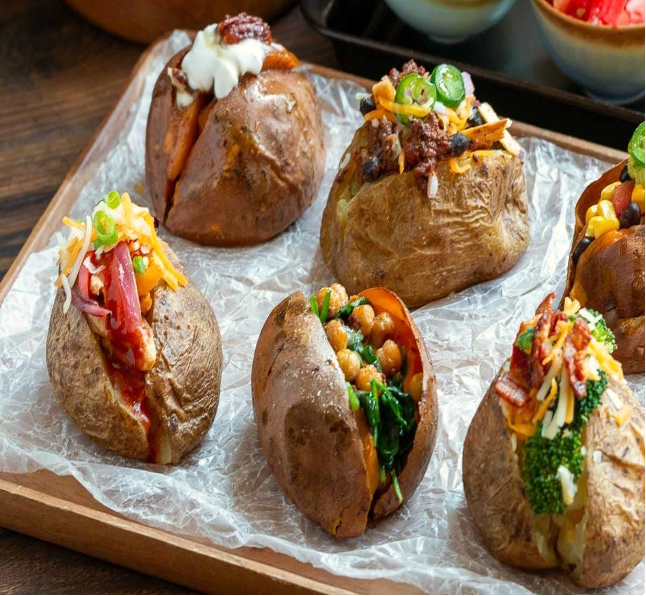 Street Food in the UK: 10 Must-Try Dishes & Top Food Markets You Can’t Miss