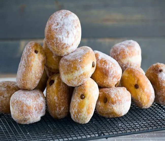 Street Food in the UK: 10 Must-Try Dishes & Top Food Markets You Can’t Miss