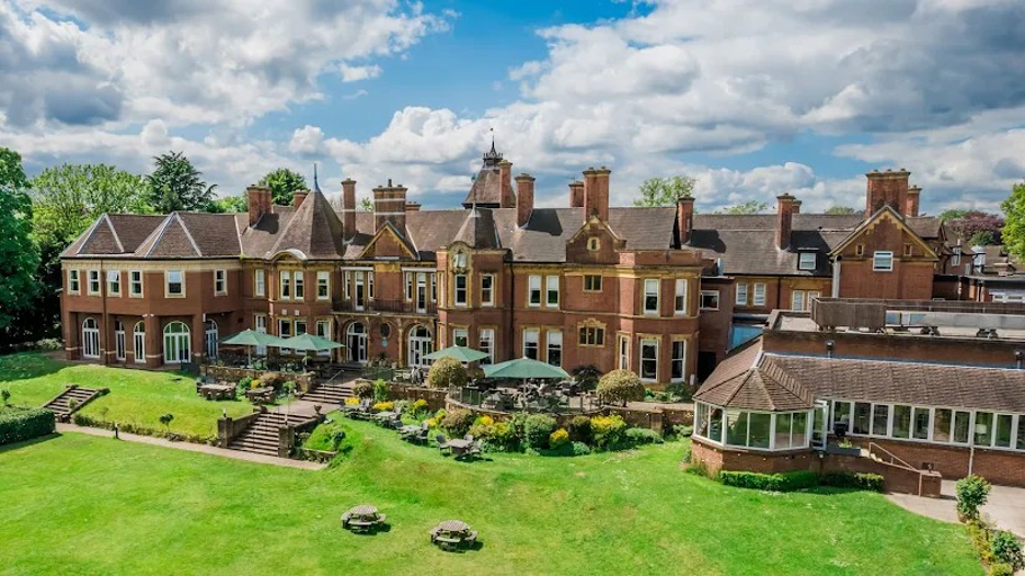 Top 7 Fine Dining Restaurants in the UK, Must Tryin 2025