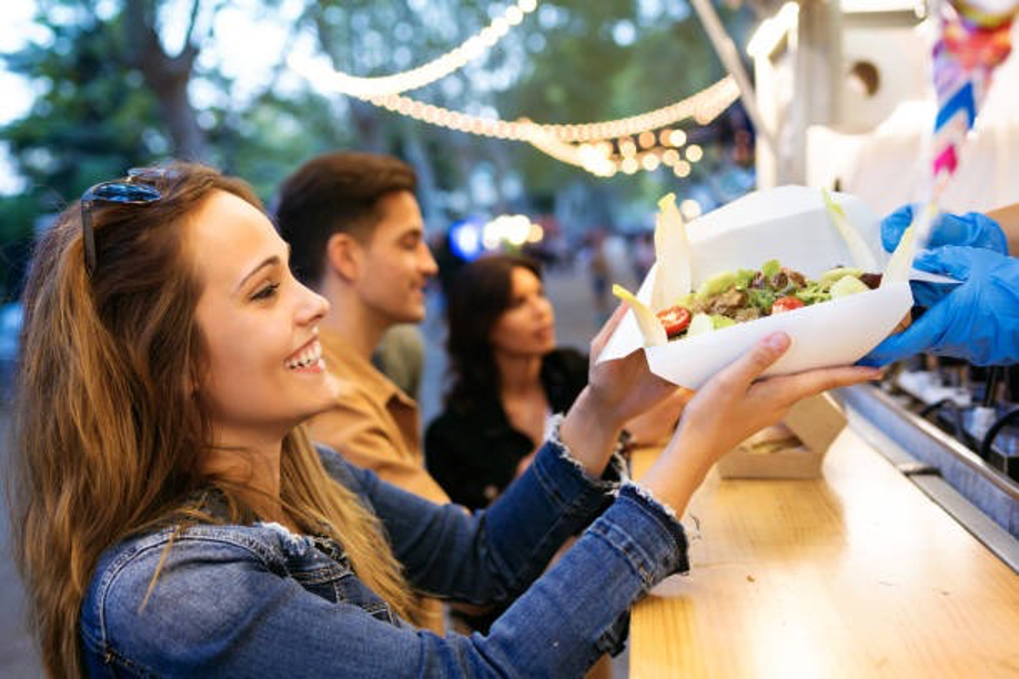 Street Food vs Fine Dining: Why Simplicity Wins in 2026